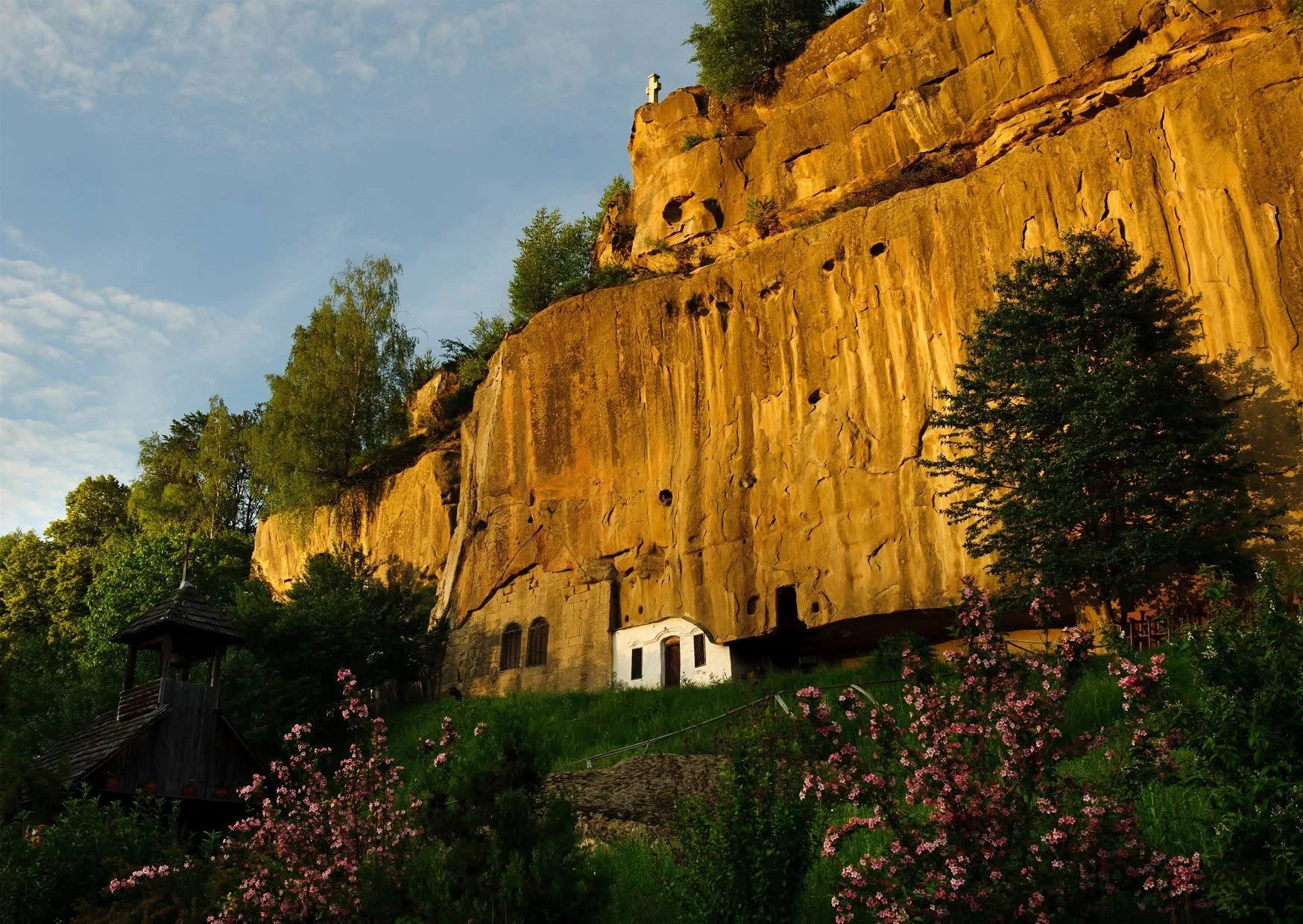 Corbii de Piatra Monastery